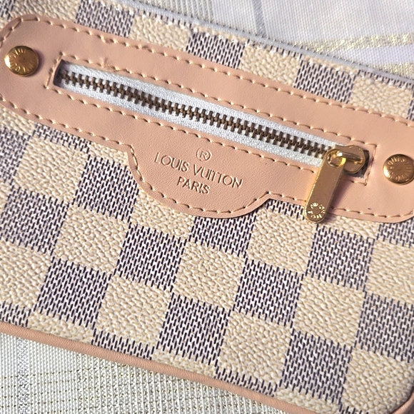 White & Grey Damier Azur Checkered Key Pouch - Picture 3 of 15